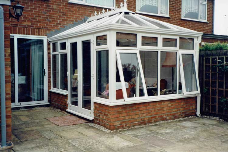 Edwardian Conservatory with Heat Guard ploycarbonate roof sheets